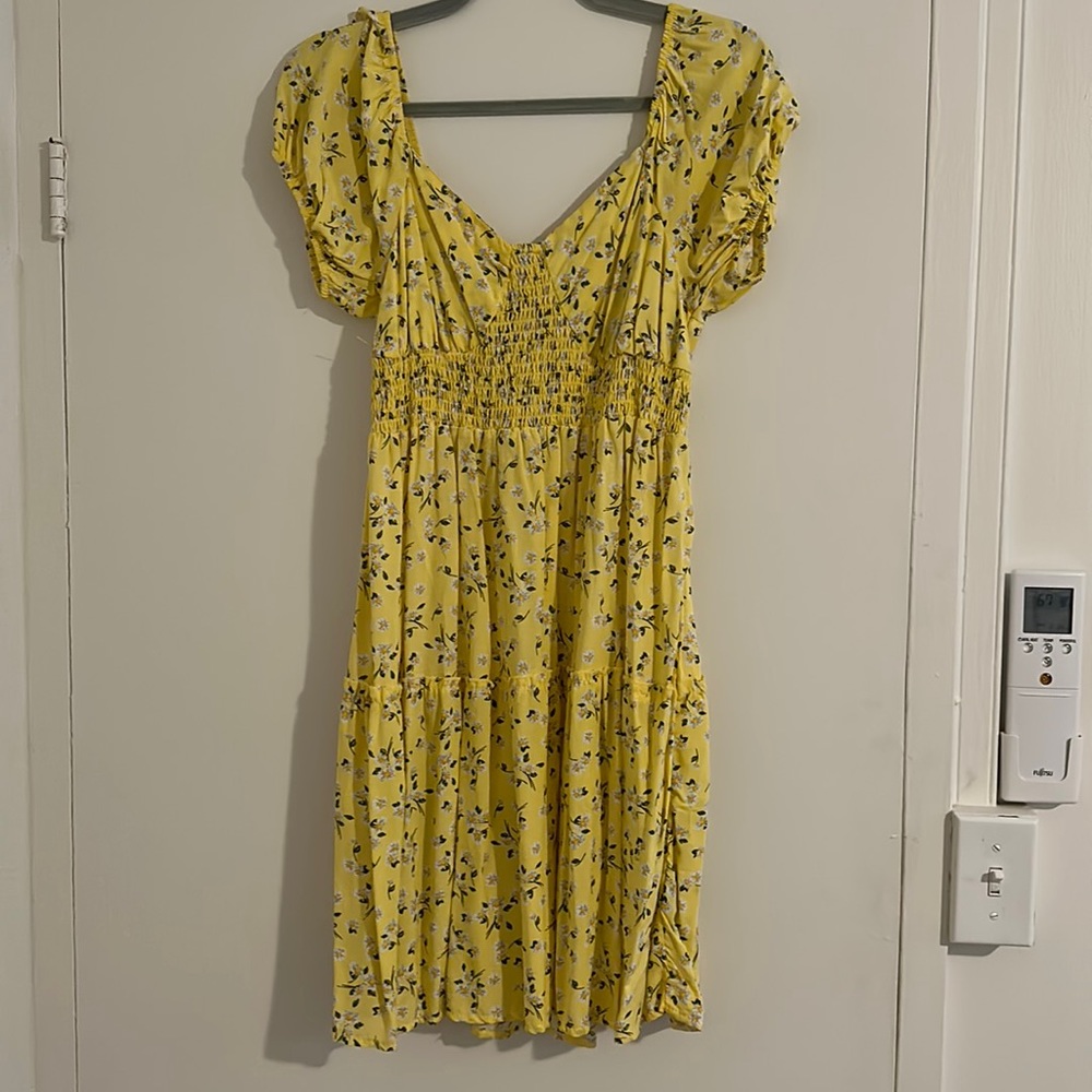 Yellow floral stretchy dress size Large